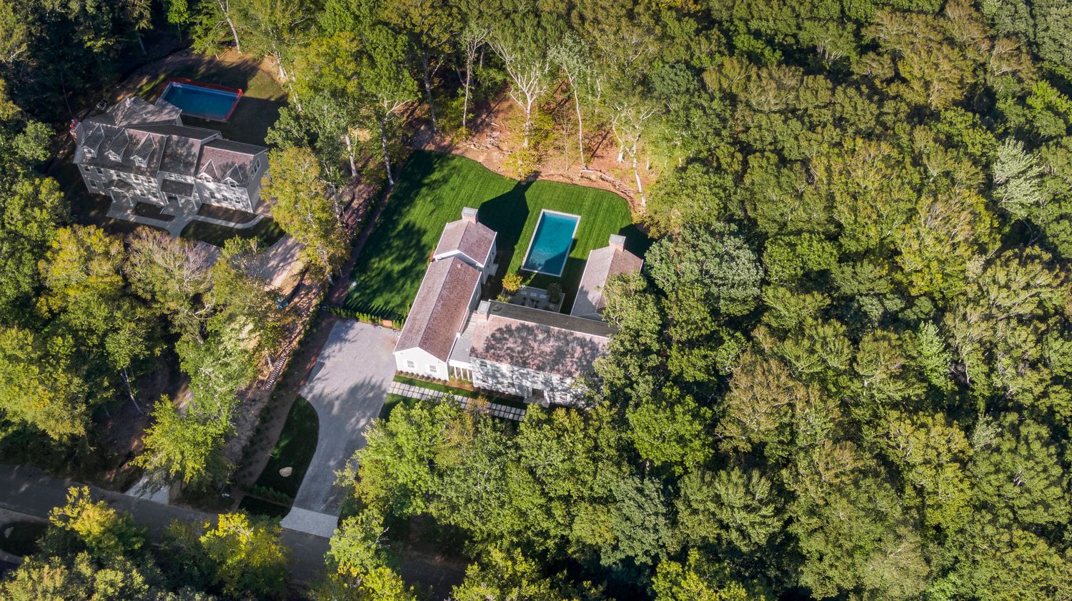 Cruz Brothers Construction offers complimenting landscape design for your newly constructed homes in the Hamptons